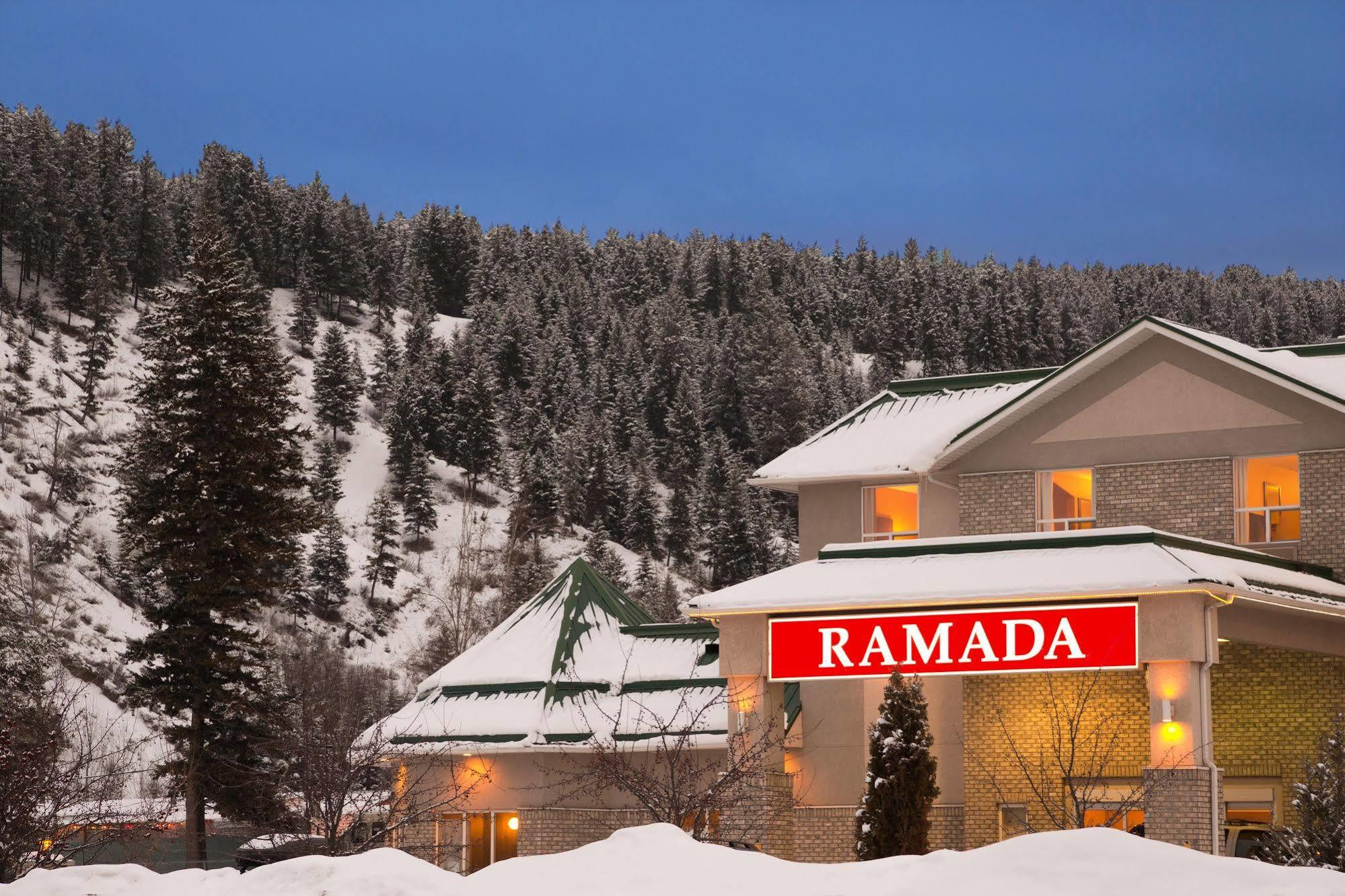 Ramada Golden Hotel Екстериор снимка